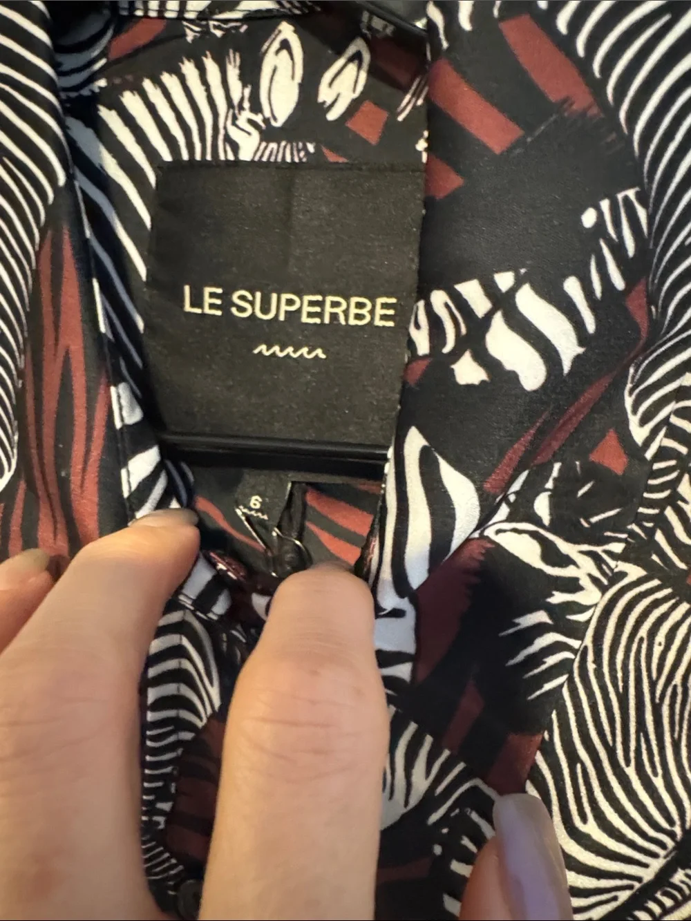 Le Superbe Zebra Posse ExBoyfriend Button Down size 6 NWT - Picture 2 of 4